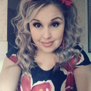 Meet your Posher, Alma